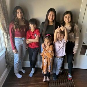 Meet your Posher, Ana